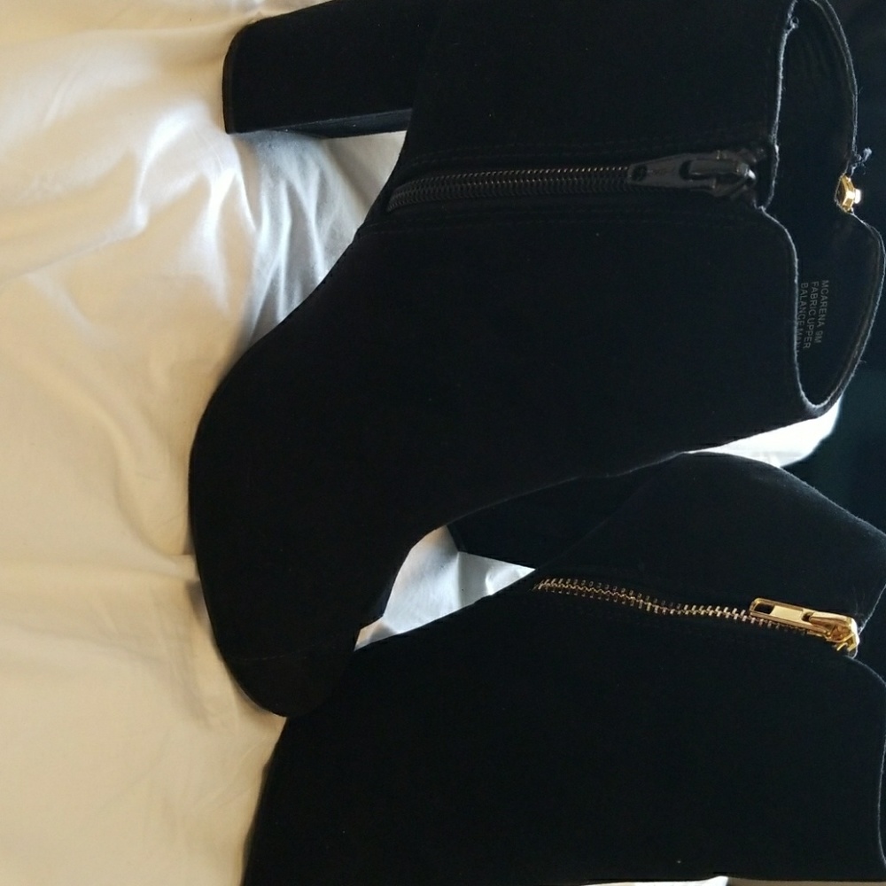 Material Girl Open toe Booties